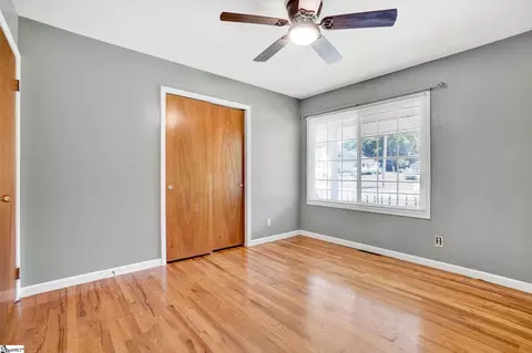 Bedroom - 104 Mitchell St, Laurens, SC 29360 photo 3 of 8