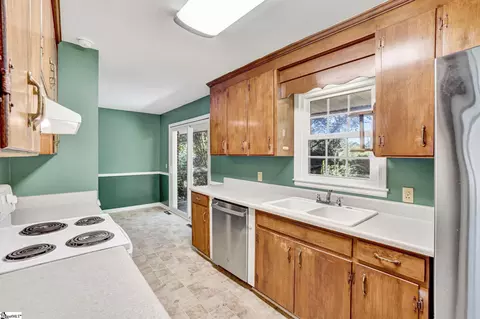 Kitchen - 104 Mitchell St, Laurens, SC 29360 photo 1 of 5