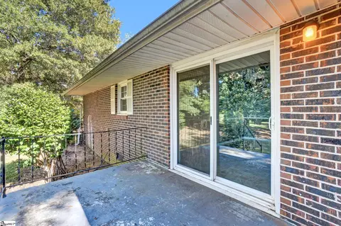 Exterior - 104 Mitchell St, Laurens, SC 29360 photo 1 of 12
