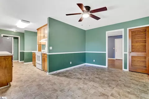 Entry Way - 104 Mitchell St, Laurens, SC 29360 photo 1 of 1