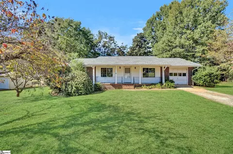 104 Mitchell St, Laurens, SC 29360