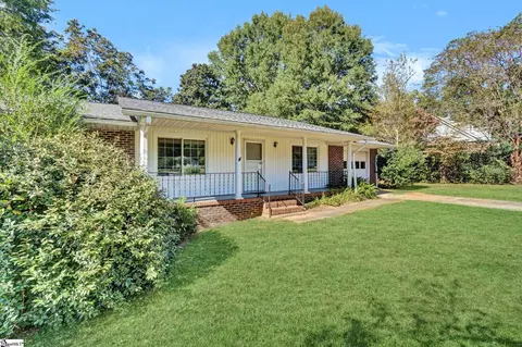 Exterior - 104 Mitchell St, Laurens, SC 29360 photo 9 of 12