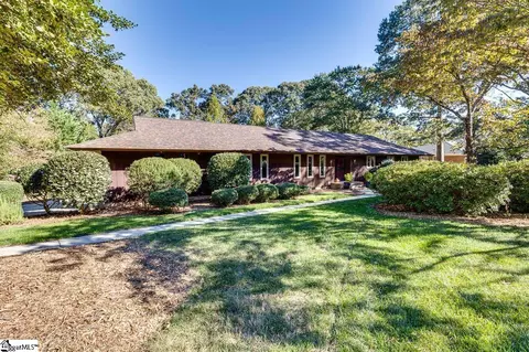 5 Freeport Dr, Greenville, SC 29615