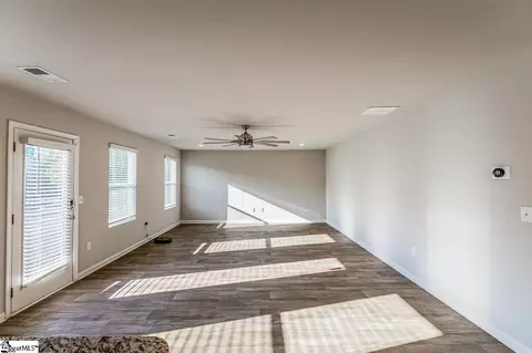 Living - 1237 Twin Bridges Rd, Gaffney, SC 29341 photo 5 of 5