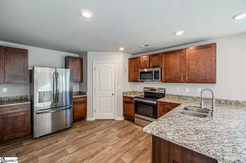 Kitchen - 1237 Twin Bridges Rd, Gaffney, SC 29341 photo 2 of 3