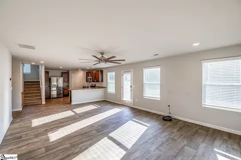 Living - 1237 Twin Bridges Rd, Gaffney, SC 29341 photo 1 of 5