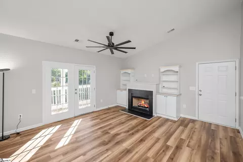 632 Mckenna Cir, Greenville, SC 29615