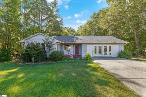 104 Fairway Ln, Westminster, SC 29693