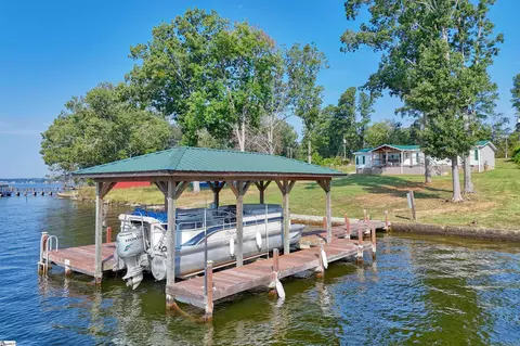 712 Lakeview Farm Rd, Cross Hill, SC 29332