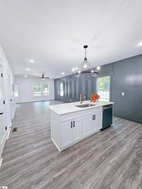 141 Hanson Ln, Easley, SC 29642 photo 17