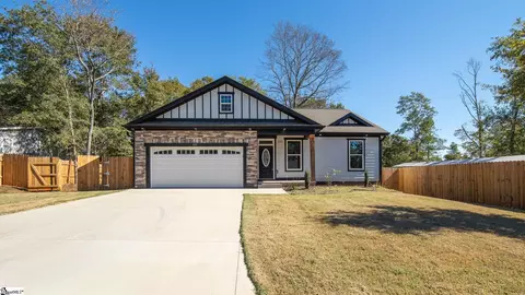 331 Skyline Rd, Greer, SC 29651