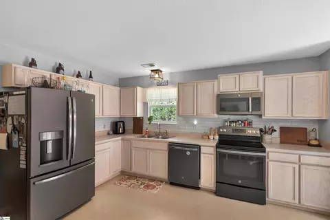 109 Bragg Dr, Williamston, SC 29697 photo 12