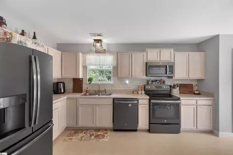 109 Bragg Dr, Williamston, SC 29697 photo 11