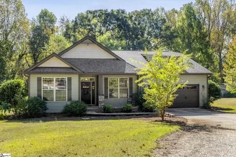 711 Hammett Rd, Greer, SC 29650