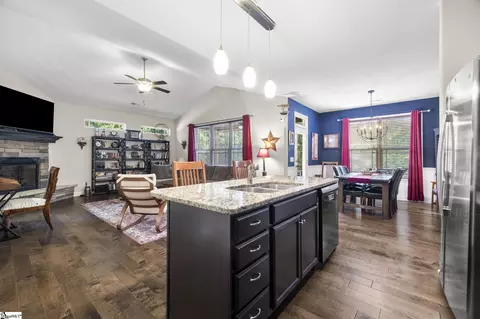 711 Hammett Rd, Greer, SC 29650 photo 9