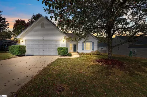 211 Bellport Dr, Greenville, SC 29607