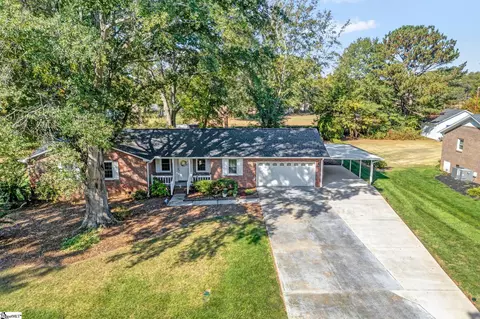 202 Wemberly Dr, Simpsonville, SC 29681