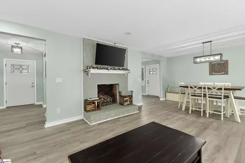 307 Barry Dr, Greer, SC 29650 photo 6