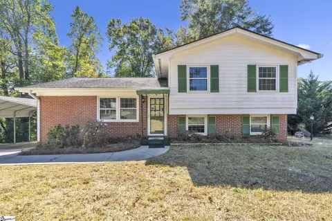 2 Queens St, Fountain Inn, SC 29644