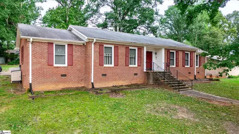 508 Royal Oak Dr, Spartanburg, SC 29302