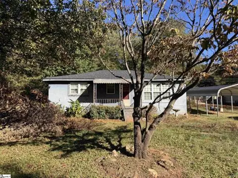 750 Belcher Rd, Boiling Springs, SC 29316