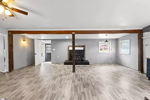 Living - 1255 Thomas Mill Rd, Easley, SC 29640 photo 2 of 4