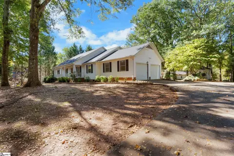 Exterior - 145 Commodore Dr, Duncan, SC 29334 photo 2 of 7