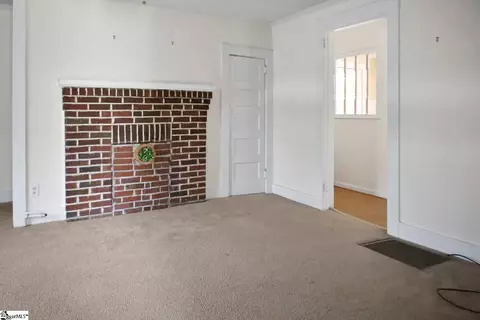 Living - 820 Gaines St, Central, SC 29630 photo 2 of 5