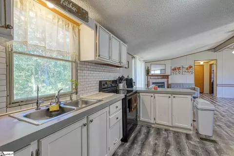 120 Lee Cir, Greer, SC 29650 photo 8
