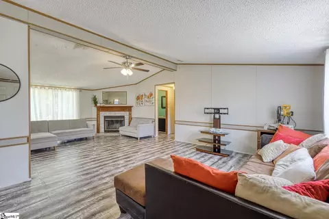 120 Lee Cir, Greer, SC 29650 photo 2