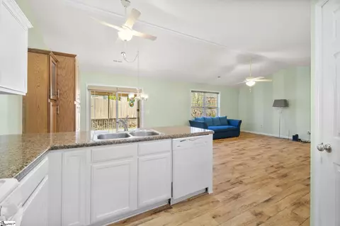 621 Chartwell Dr, Greer, SC 29650 photo 13