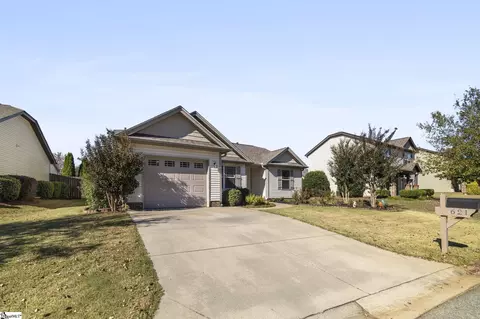 621 Chartwell Dr, Greer, SC 29650 photo 2