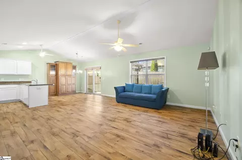 621 Chartwell Dr, Greer, SC 29650 photo 6