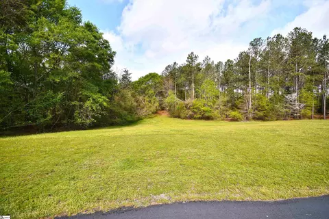 1337 Millrock Church Rd, Gray Court, SC 29645