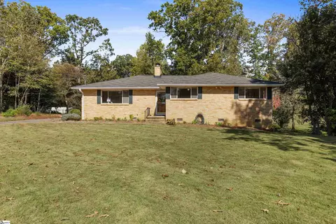 25 Forestdale Dr, Taylors, SC 29687
