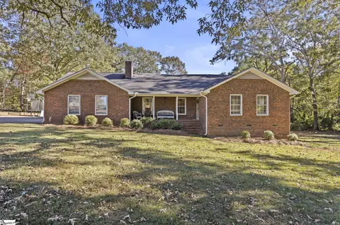 613 Sulphur Springs Rd, Greenville, SC 29617