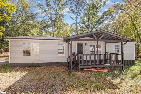 21 Virginia Dr, Woodruff, SC 29388