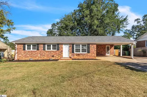 108 Pinehurst Dr, Mauldin, SC 29662