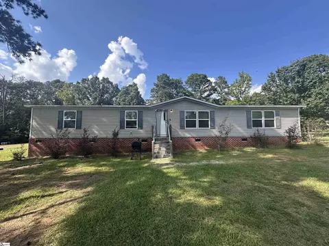 218 Suburban Dr, Greenwood, SC 29646