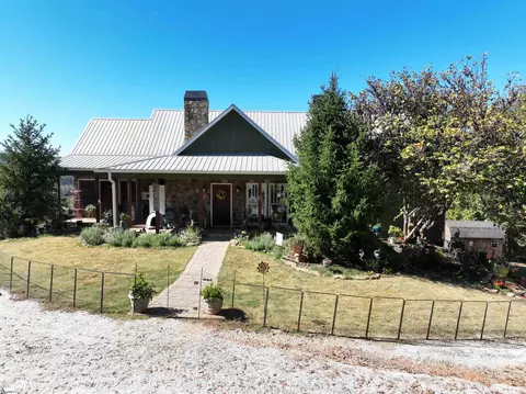 Exterior - 284 River Rd, Westminster, SC 29693 photo 2 of 7