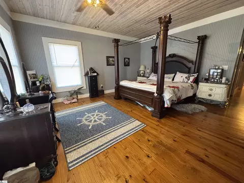 Bedroom - 284 River Rd, Westminster, SC 29693 photo 1 of 4