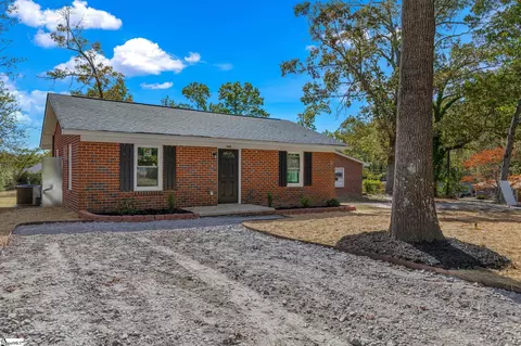 105 Picadilly St, Taylors, SC 29687