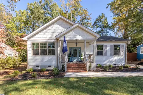 18 Essex Ct, Greenville, SC 29609
