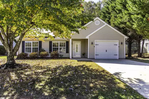 406 Crescentwood Ct, Taylors, SC 29687