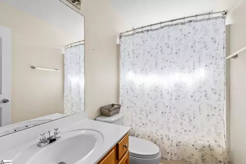 Bath - 8 Sunfield Ct, Greer, SC 29650 photo 3 of 3