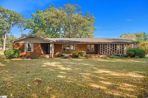 212 Trent Dr, Taylors, SC 29687