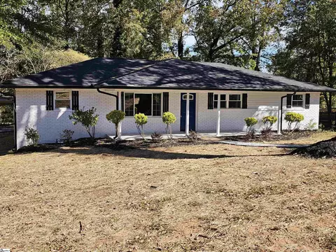 203 Charing Cross Rd, Taylors, SC 29687