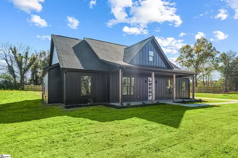 Exterior - 508 Barnett Rd, Greer, SC 29651 photo 3 of 7