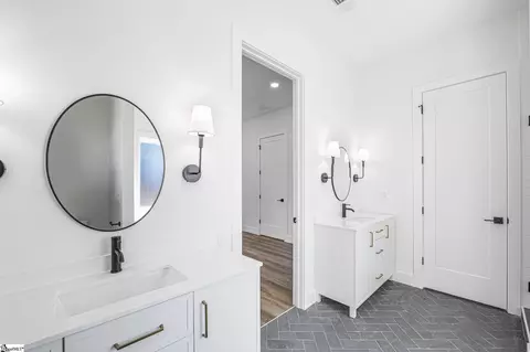 Bath - 508 Barnett Rd, Greer, SC 29651 photo 1 of 5
