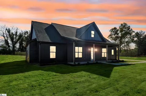 Exterior - 508 Barnett Rd, Greer, SC 29651 photo 4 of 7